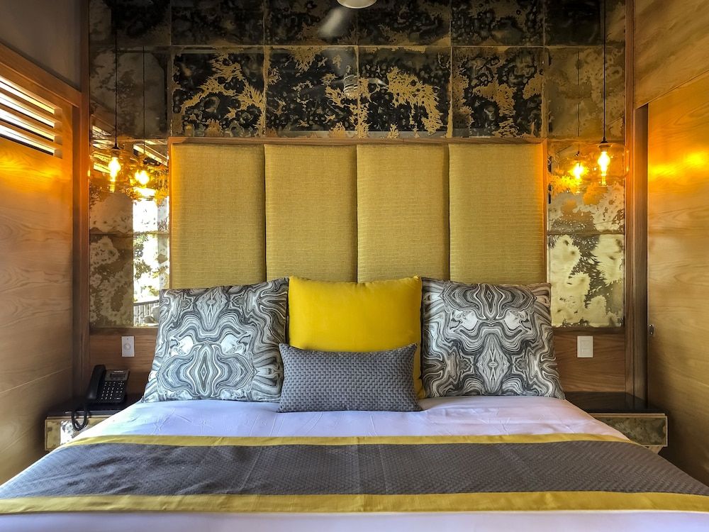 Pinnacle Resorts 179 - Adults Only Deluxe Suite, 1 Bedroom, Resort View 2