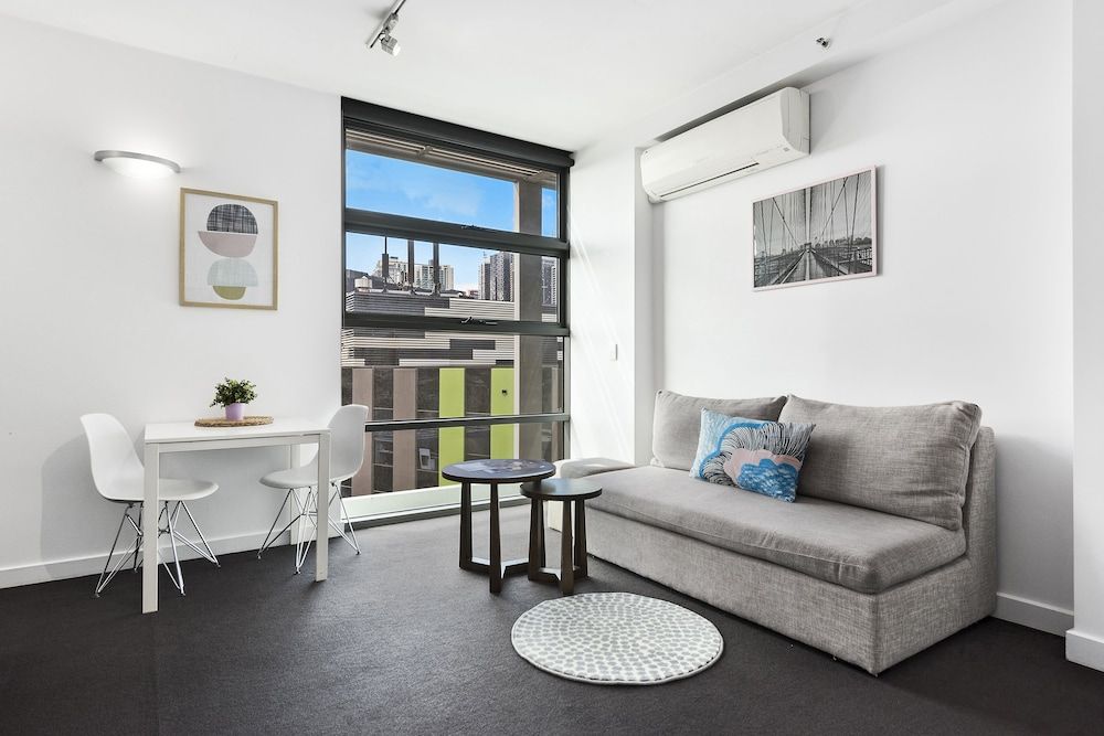 Docklands Private Collection of Apartments - Digital Harbour Deluxe Studio Apartment 4