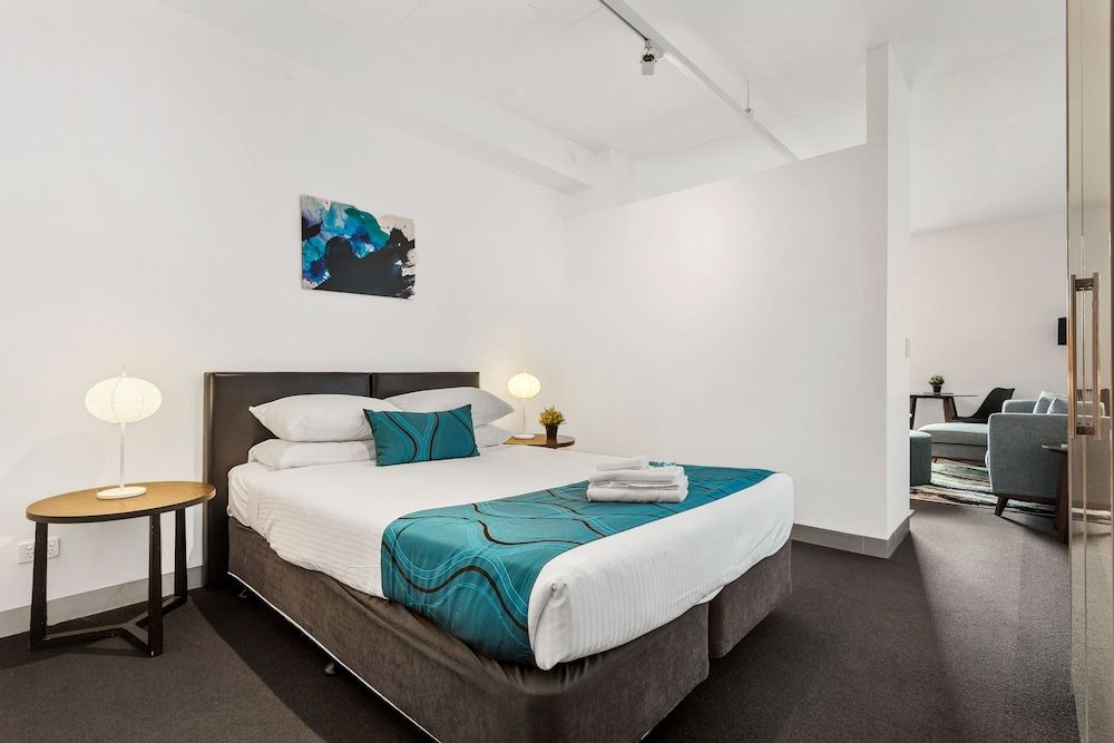 Docklands Private Collection of Apartments - Digital Harbour Deluxe Studio Apartment 3