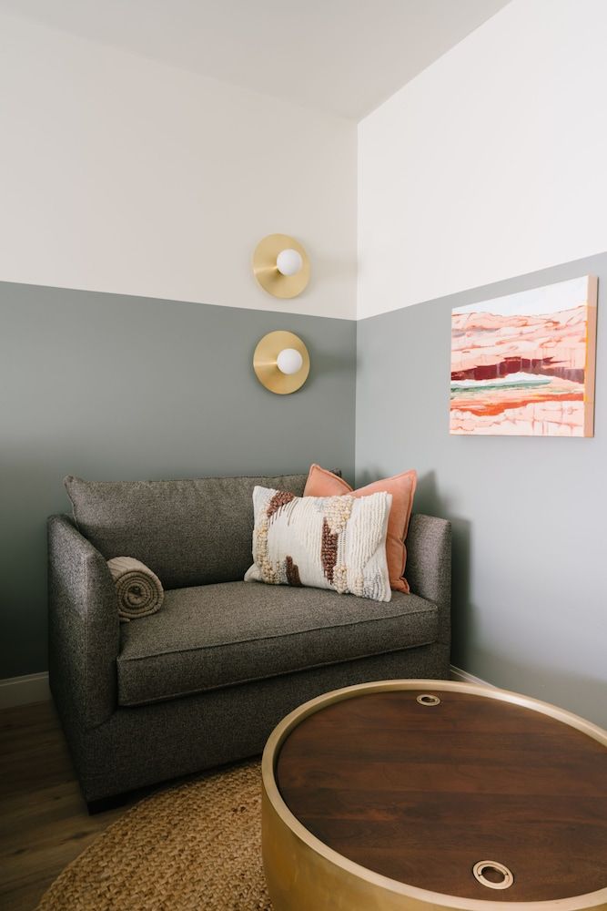 Gravity Haus Moab Gnarnia  Two Queen + Sofa Bed 7