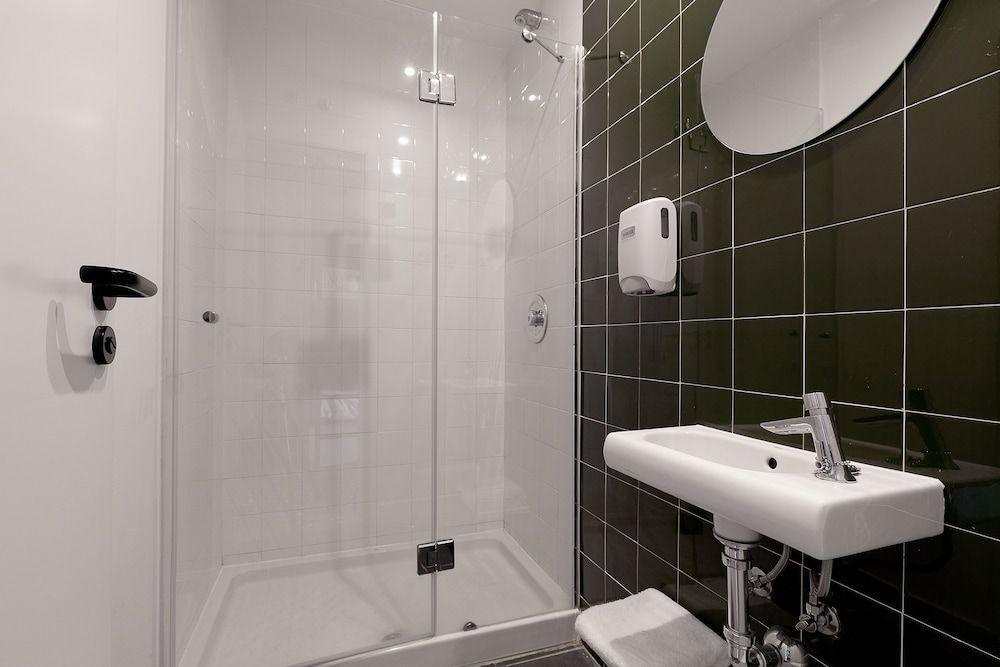 undefined 2060 The Newton Hostel & Market 3