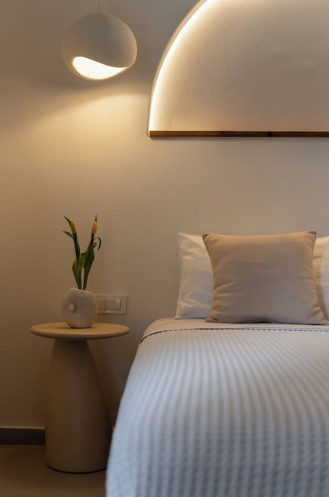 Galation Economy Room 8