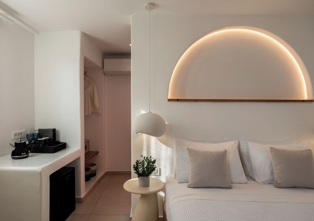 Galation Economy Room