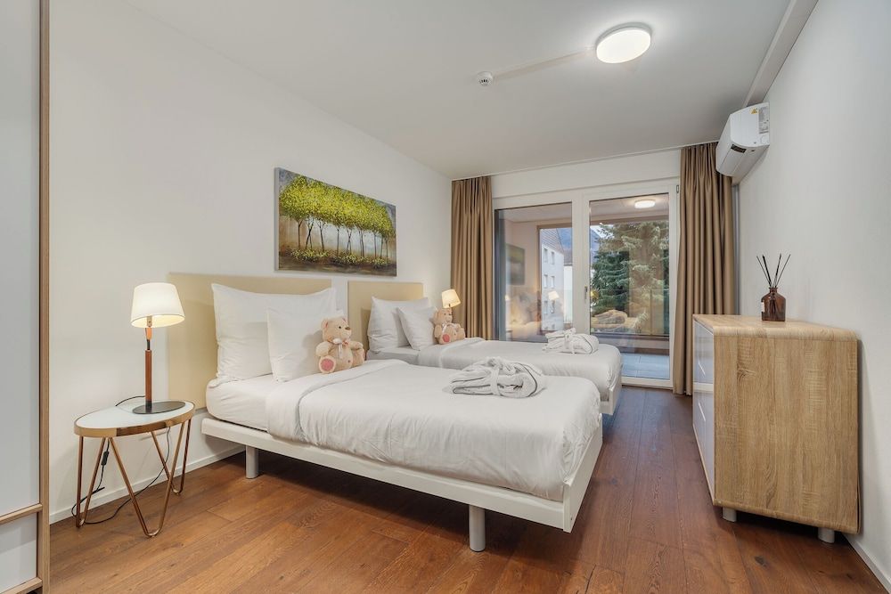 Luxury Apartment, Multiple Bedrooms
