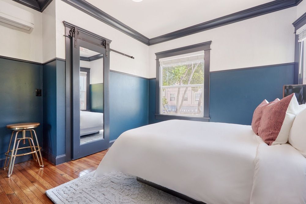 Queen Room (Self Check-in with Virtual Front Desk)