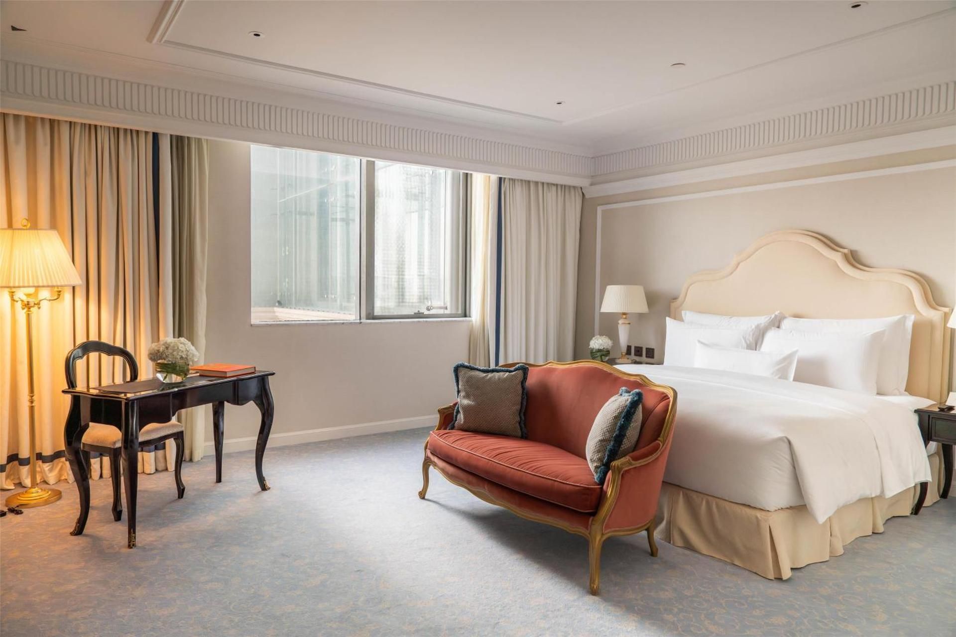 King Grand Deluxe Room