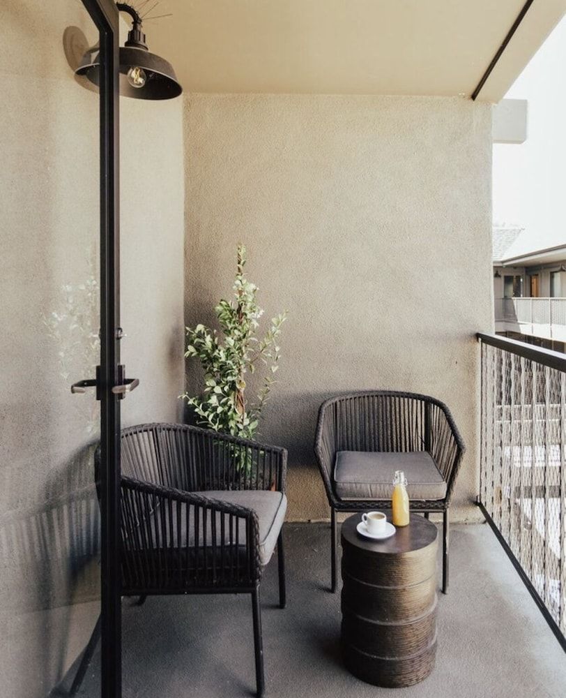 The Winston Solvang King Suite with Balcony 6