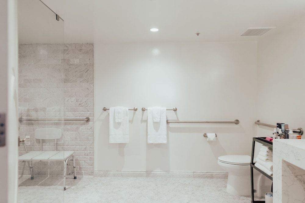 The Winston Solvang Accessible King Suite with Sitting Room 2