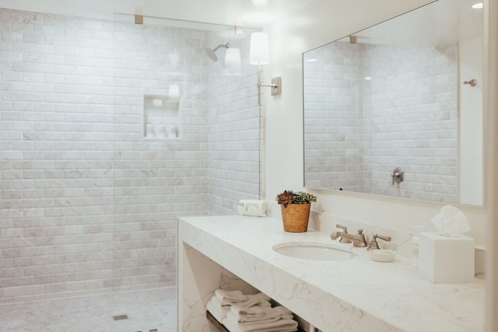 The Winston Solvang King Suite with Balcony 8