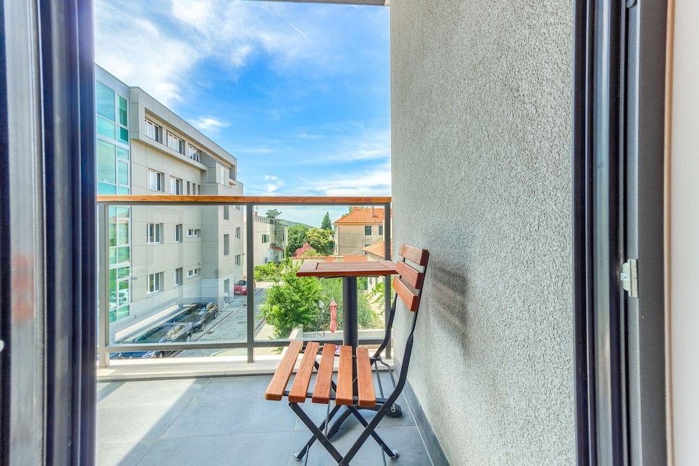 Time Boutique Hotel Classic Double or Twin Room, Balcony, City View 4