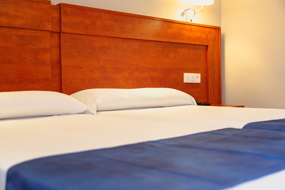 Port Denia Hotel Double Room, Pool View (2 Adults + 1 child) 4