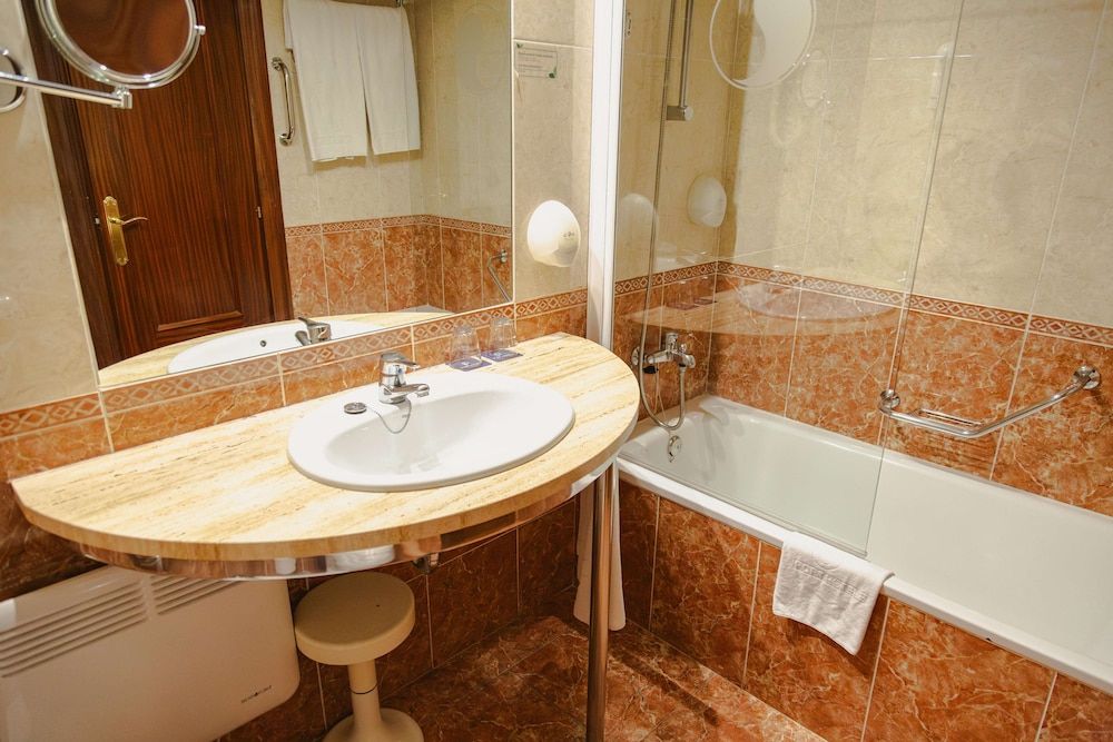 Port Denia Hotel Family Room (2 Adults + 2 children) 10