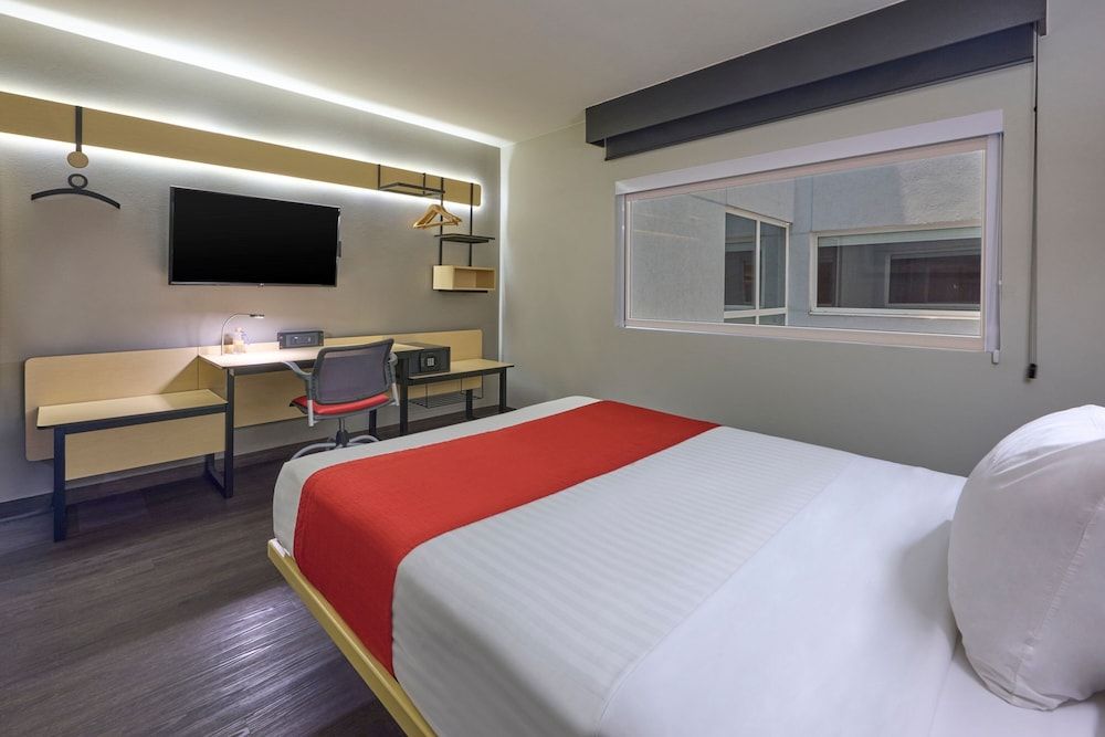 City Express by Marriott Ciudad de México La Villa Room, 1 Queen Bed 7