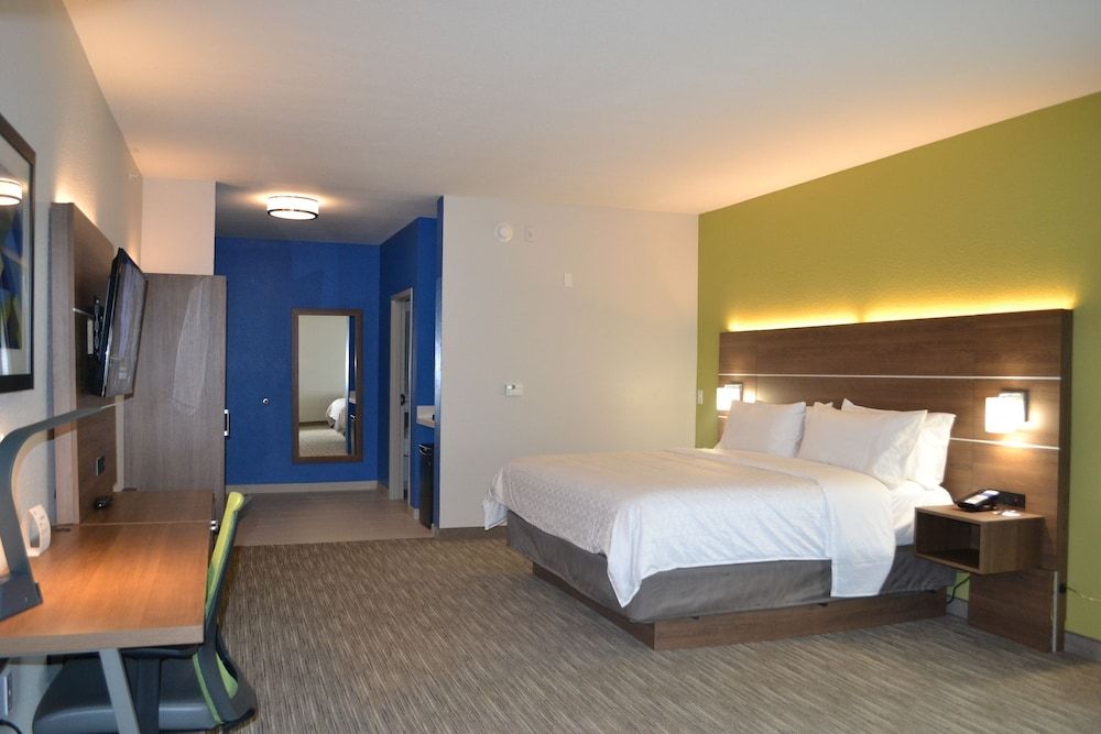 Standard Room, 1 King Bed with Sofa bed
