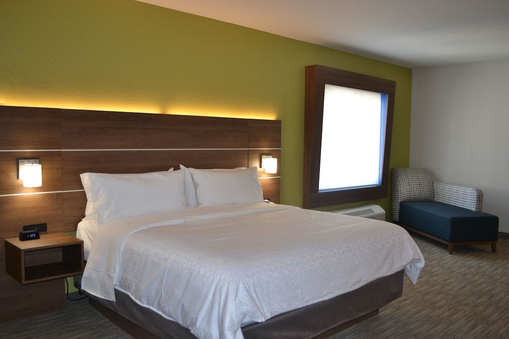 Standard Room, 1 King Bed with Sofa bed