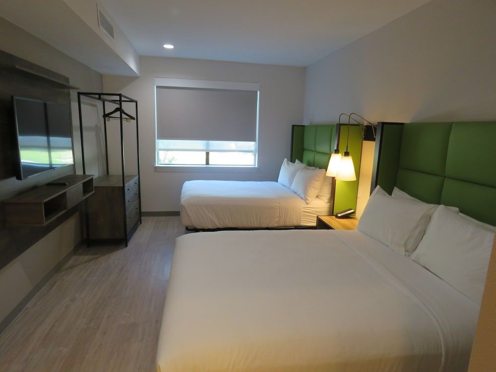 Suite, 2 Queen Beds, Non Smoking