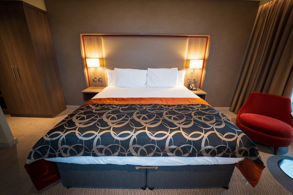 Clayton Hotel Glasgow Deluxe Double Room 2