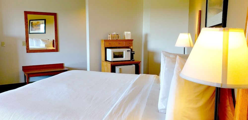 Berlin Heritage Inn Deluxe Room, Non Smoking, Fireplace 2