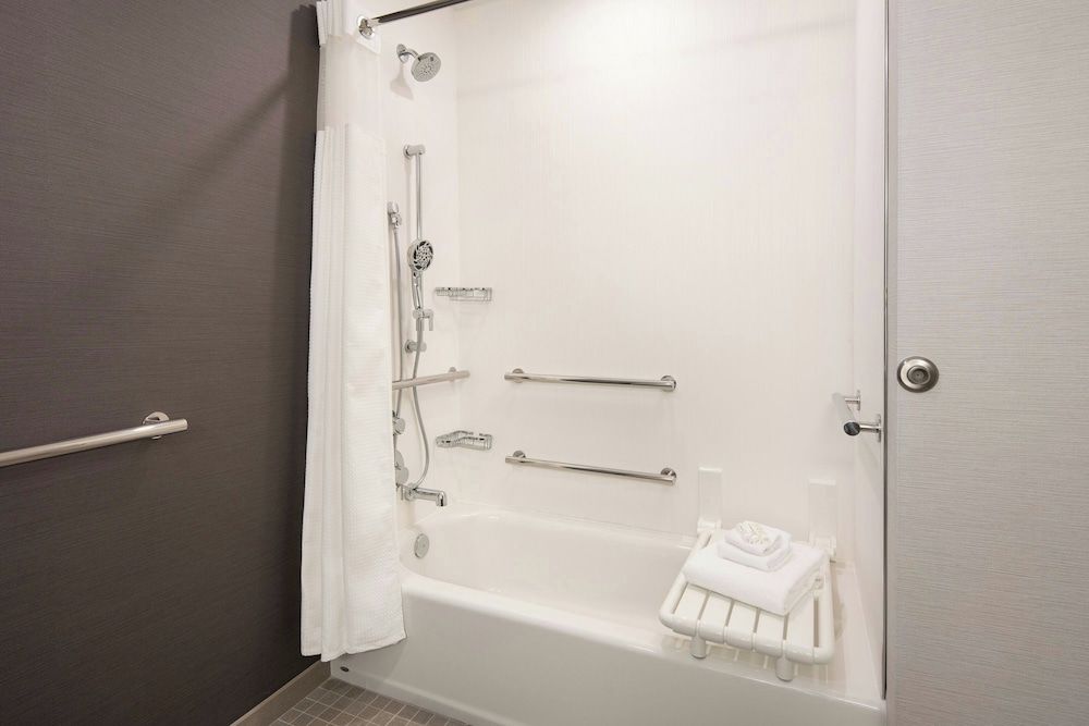 Suite, 1 Bedroom (Mobility Accessible, Tub)