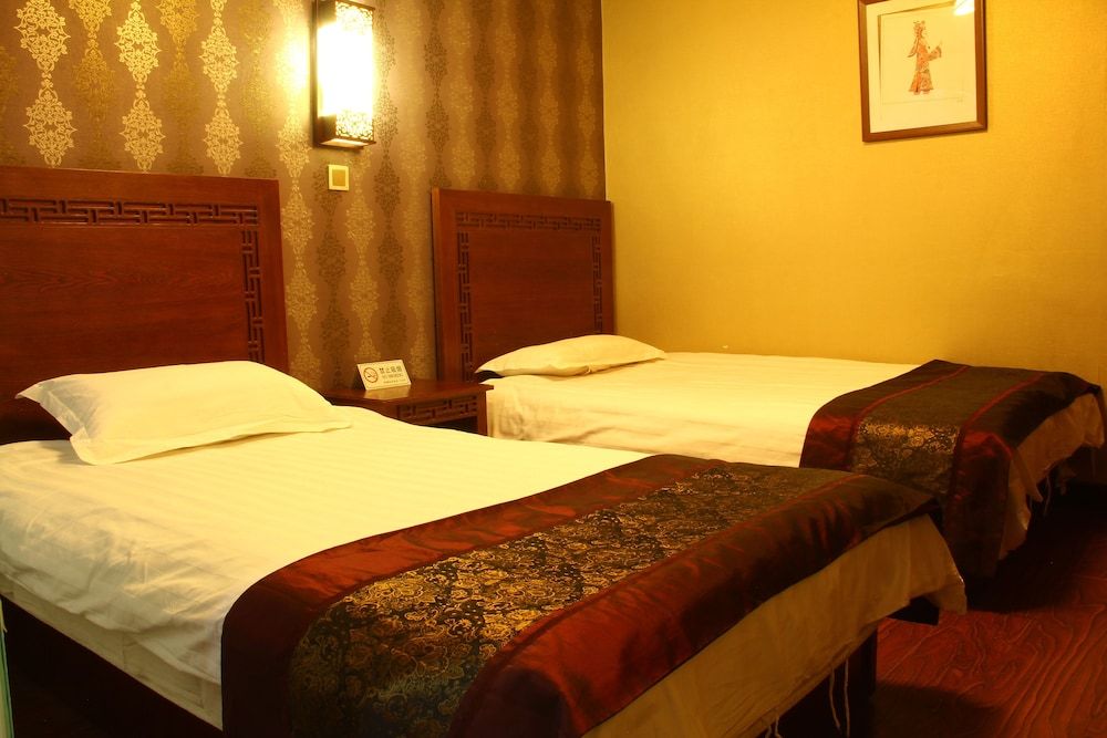 undefined The Classic Courtyard 3