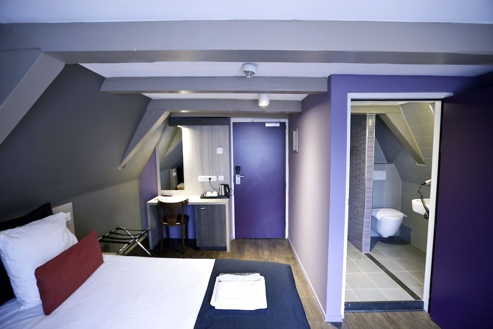 City Hotel Amsterdam Standard Double Room, 1 Double Bed 7