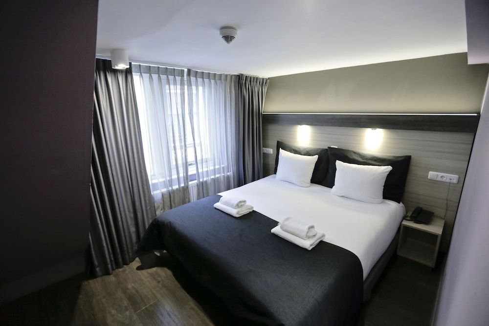 City Hotel Amsterdam Standard Double Room, 1 Double Bed