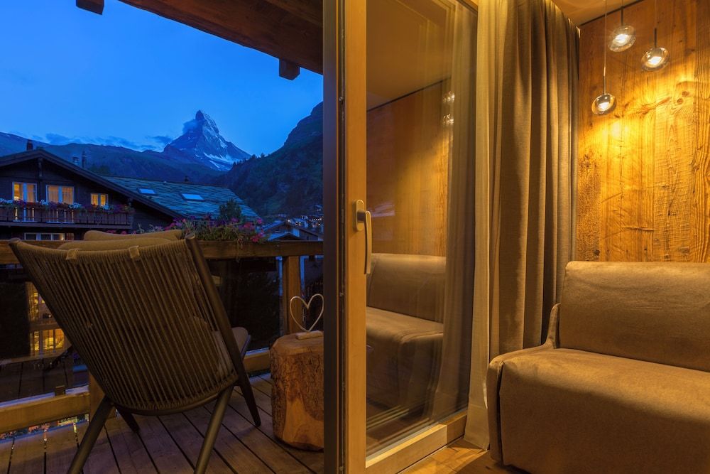 Hotel Bellerive Panorama Deluxe Room (Matterhorn View) 5