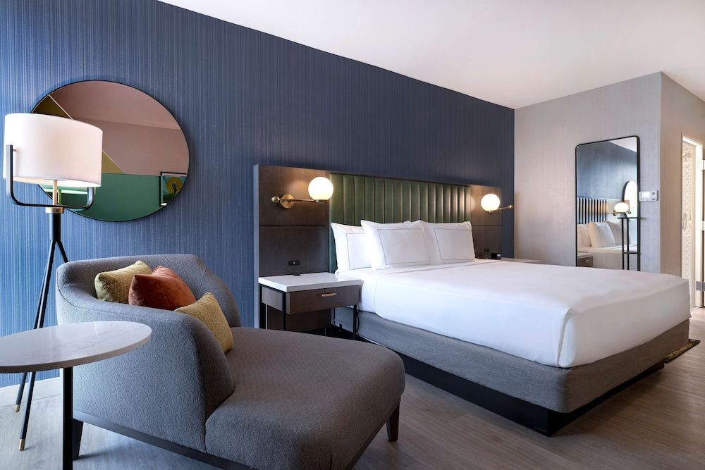 Room, 1 Double Bed (Roll-In Shower, Mobility/Hearing)