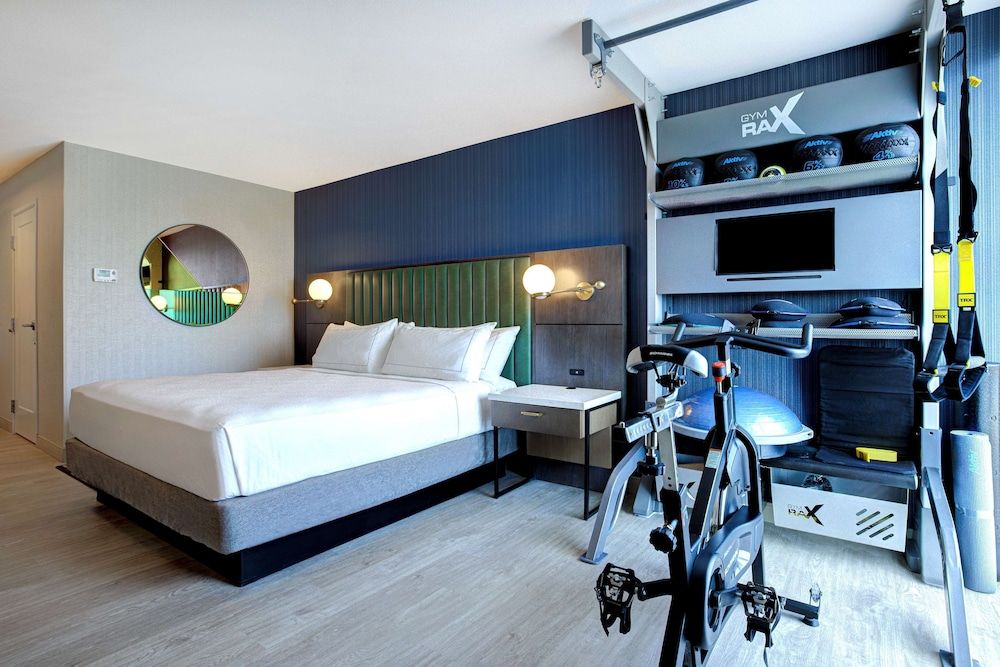 Room, 1 King Bed (Fitness)