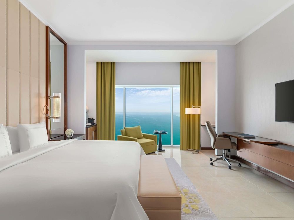 Rixos Marina Abu Dhabi Superior Room, 1 King Bed, Sea View 2
