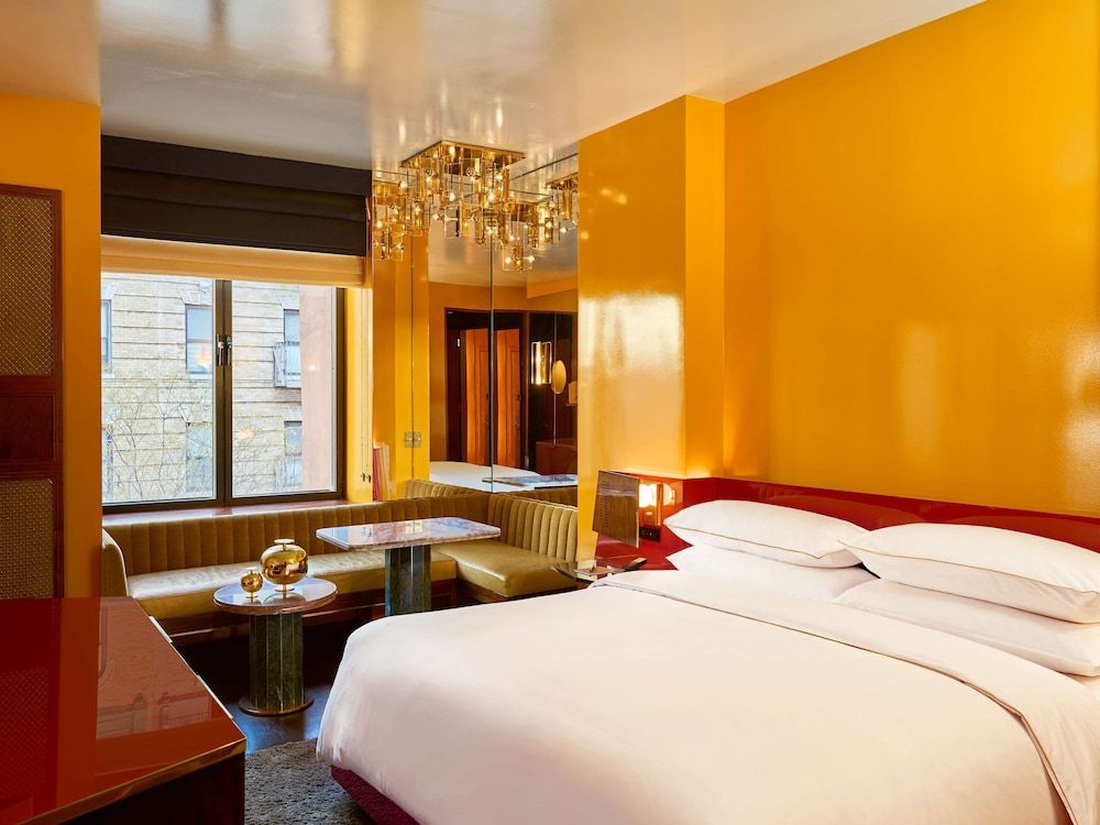 Room, 1 King Bed, Corner