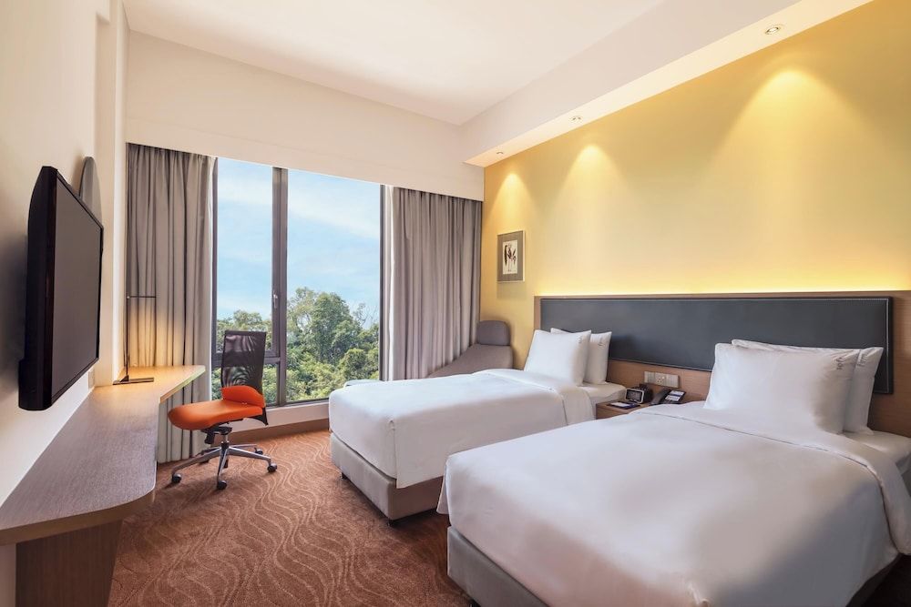 Standard Room, 2 Twin Beds (High Floor with Free Breakfast)