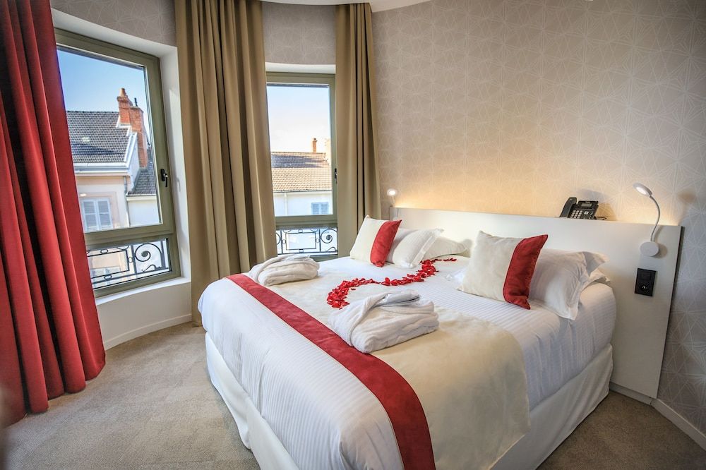 Panorama 360 Hôtel & Spa Premium Suite, 1 Queen Bed with Sofa bed, Non Smoking 4