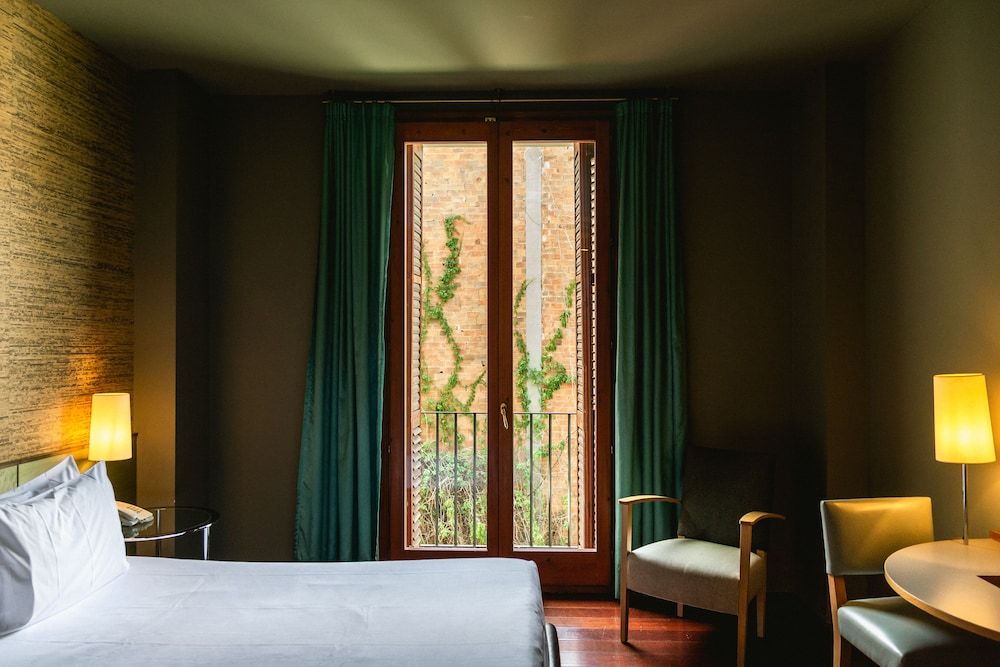 Fonda Hotel 1771 Triple Room 8