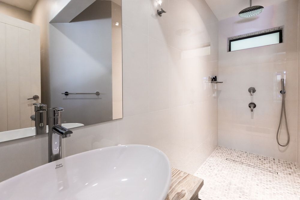 Le Nautique - Luxury Waterfront Hotel Standard Room, Garden View 3