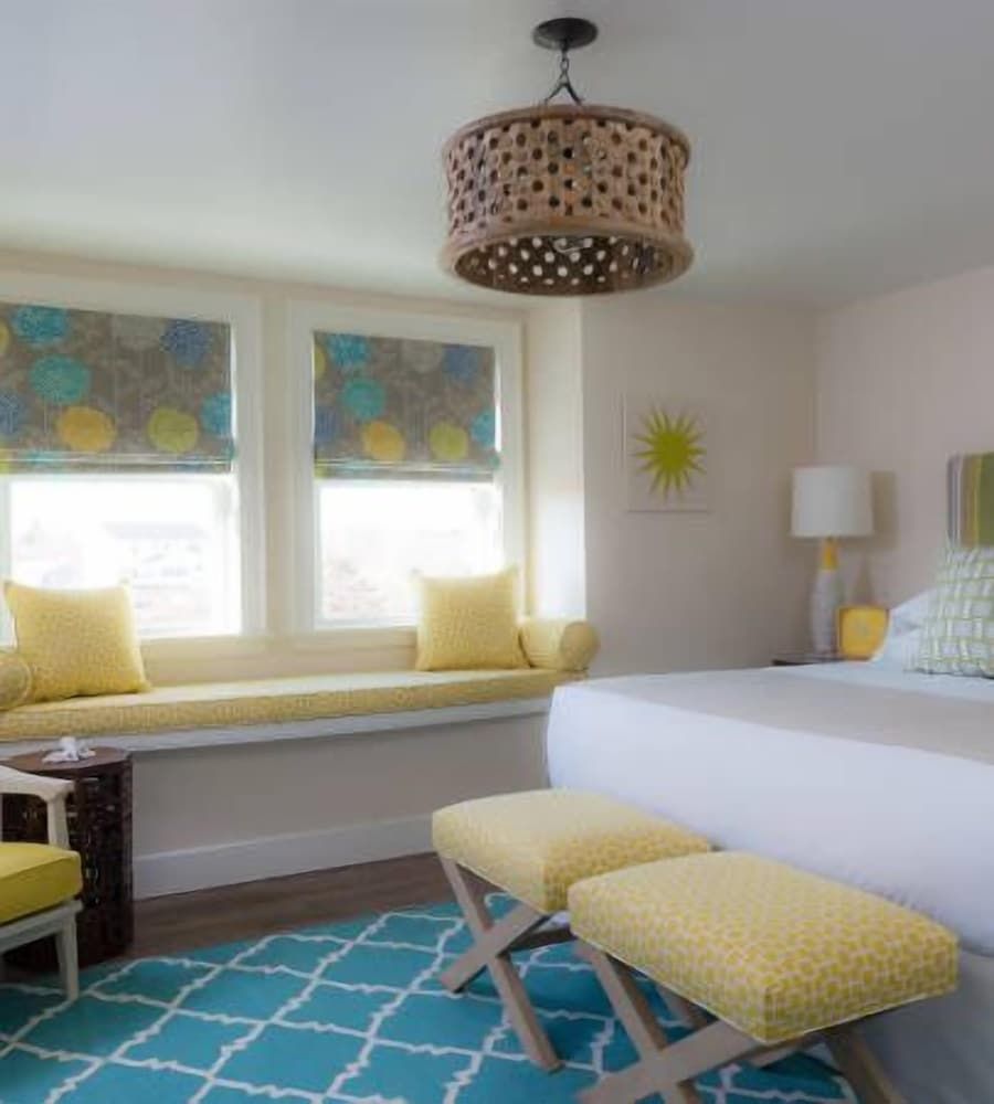 The Break Hotel Sunset King Room 5