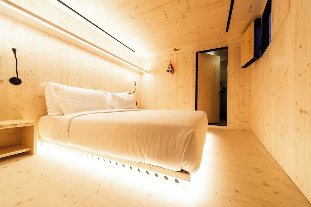 undefined Zero Box Lodge Porto