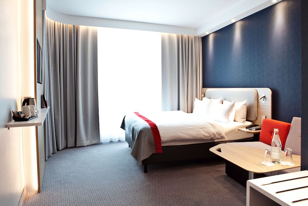 Standard Room, 1 Queen Bed with Sofa bed