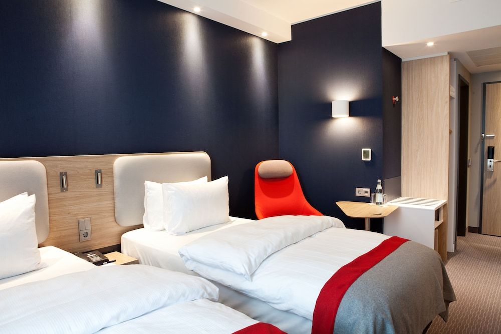 Standard Room, 2 Twin Beds (Top Floor)