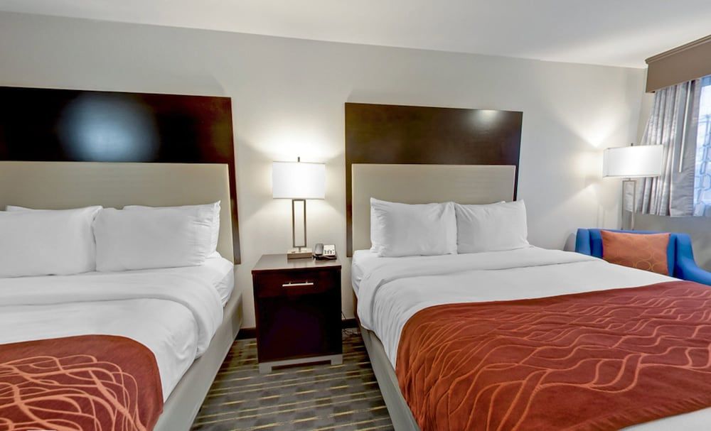 Comfort Inn & Suites Tigard near Washington Square Standard Room, 2 Queen Beds, Accessible, Non Smoking 2