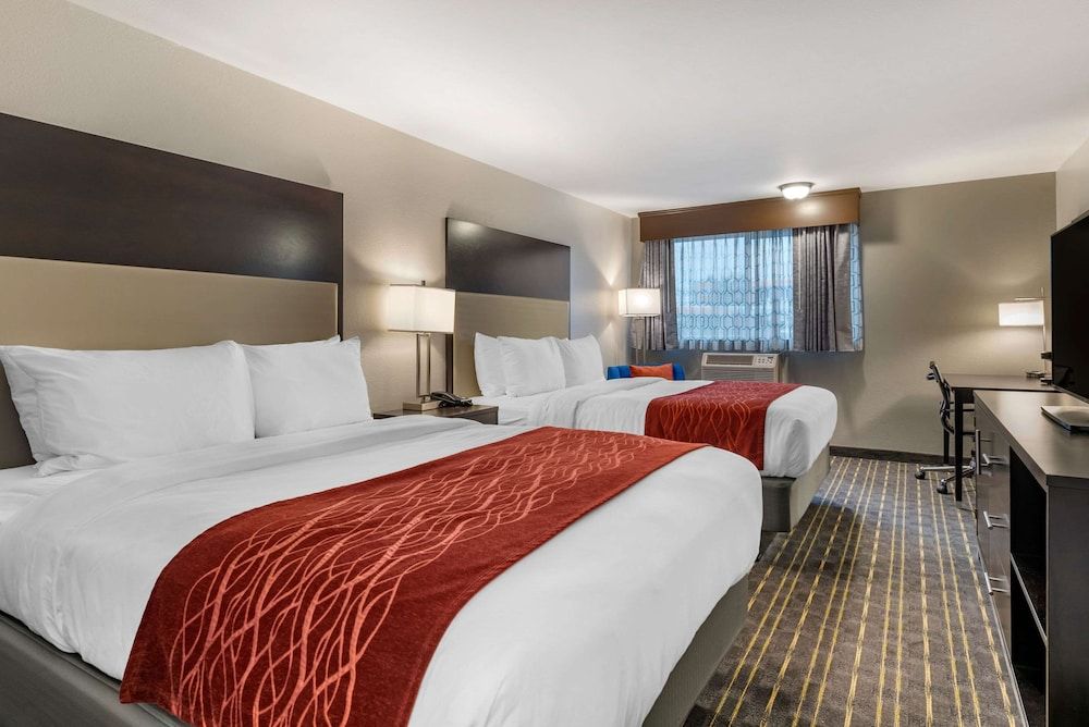 Comfort Inn & Suites Tigard near Washington Square Standard Room, 2 Queen Beds, Accessible, Non Smoking