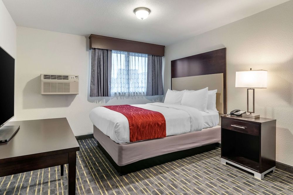 Comfort Inn & Suites Tigard near Washington Square