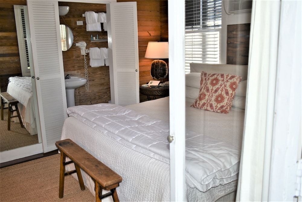 undefined Simonton Court Historic Inn & Cottages 10