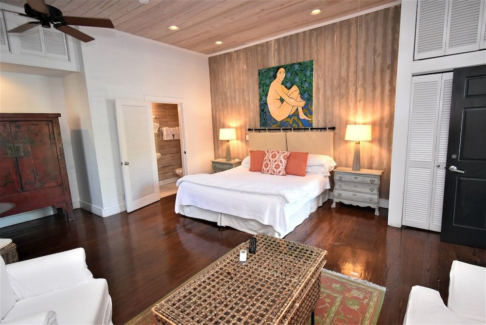 undefined Simonton Court Historic Inn & Cottages 2