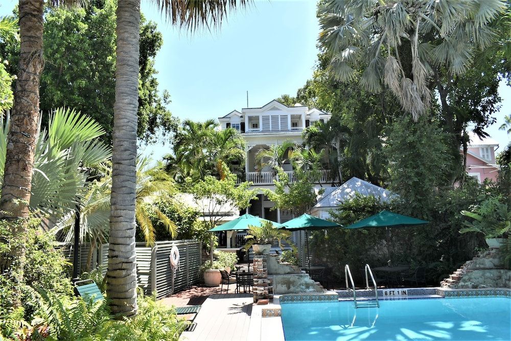 undefined Simonton Court Historic Inn & Cottages 6