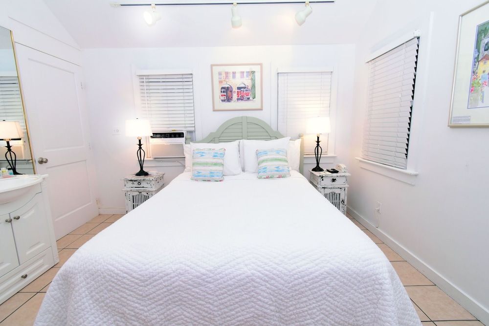 Simonton Court Historic Inn & Cottages Room, 1 Queen Bed 5