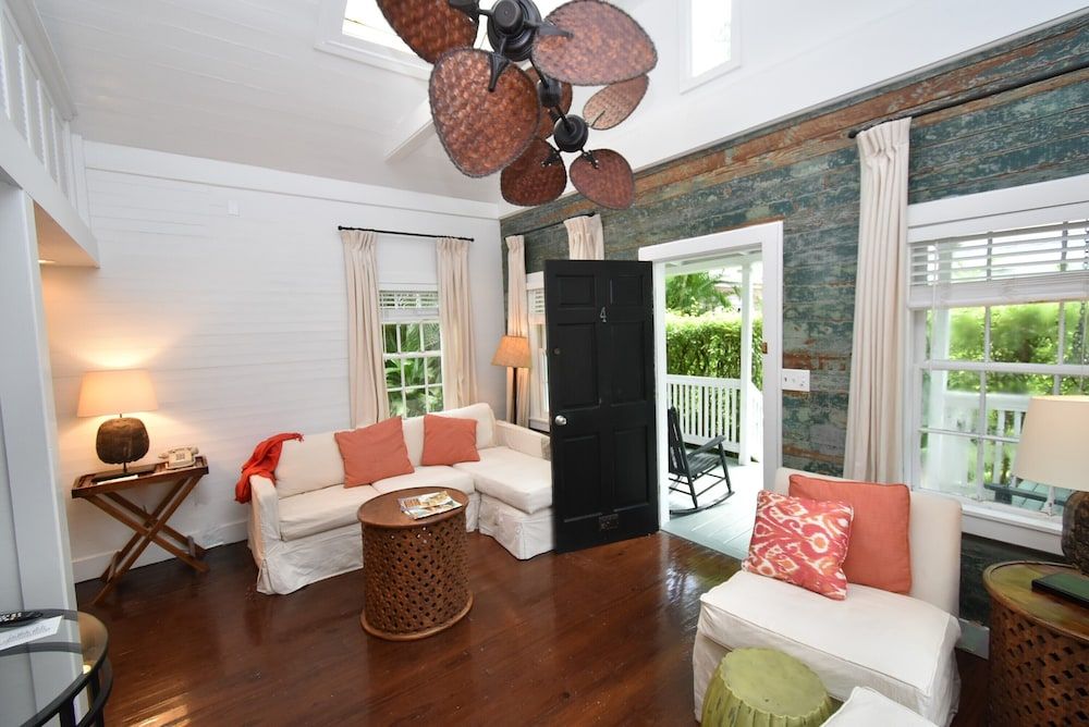 undefined Simonton Court Historic Inn & Cottages 4