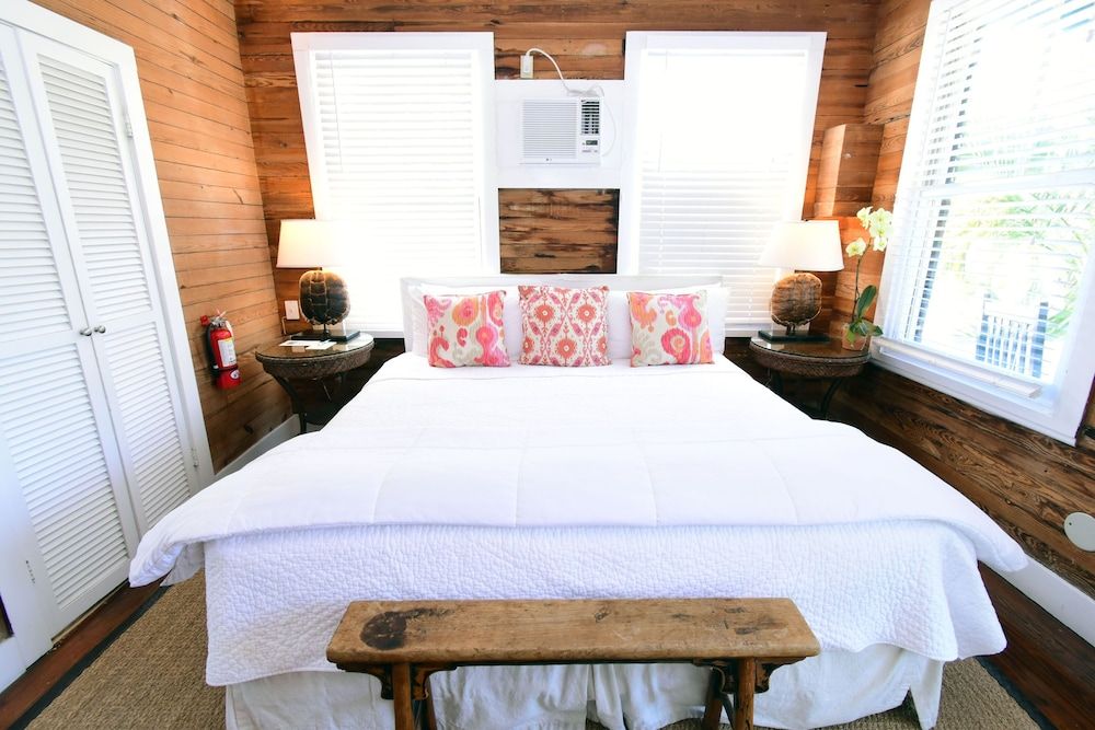 Simonton Court Historic Inn & Cottages Room, 1 Queen Bed 6