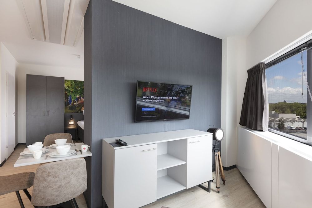 2L De Blend Deluxe Quadruple Room, Multiple Beds, Non Smoking, Kitchen 9