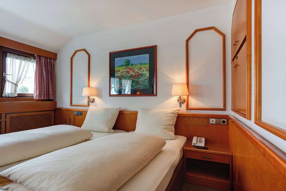 Centro Hotel Stern, Trademark Collection by Wyndham Family Room, 1 Double Bed with Sofa bed 5